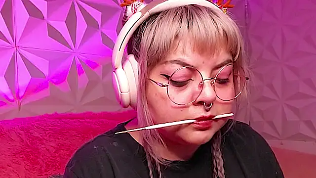 Satyn doll online show from 12/03/25, 12:18