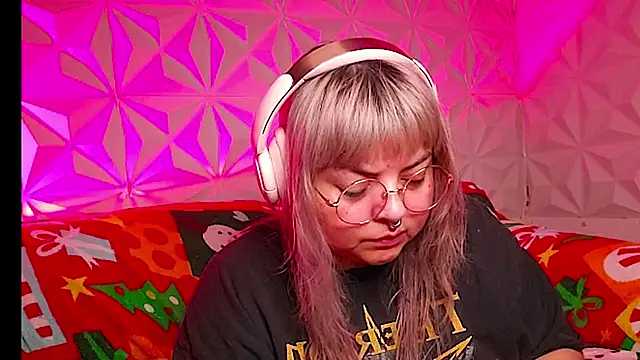 Satyn doll online show from 12/18/25, 01:44