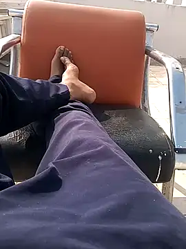 Snapshot of indianguy21 chatting on 12/22/24, 05:32 indianguy21 online show from 12/22/24, 05:32