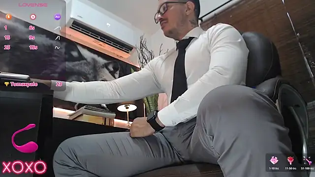 Snapshot of randyluke chatting on 11/12/25, 07:46 randyluke online show from 11/12/25, 07:46