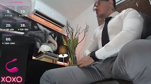 Snapshot of randyluke chatting on 12/02/25, 08:26 randyluke online show from 12/02/25, 08:26