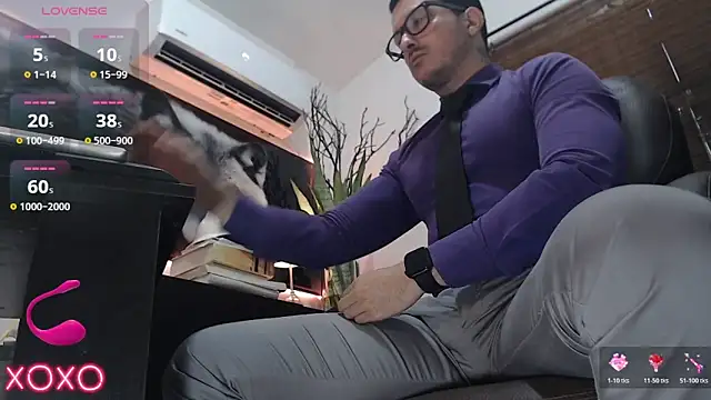 Snapshot of randyluke chatting on 12/16/25, 05:07 randyluke online show from 12/16/25, 05:07