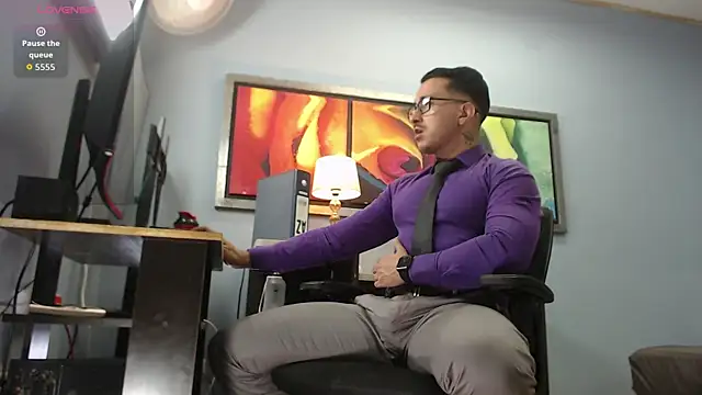 Snapshot of randyluke chatting on 03/15/26, 01:22 randyluke online show from 03/15/26, 01:22