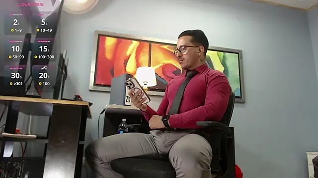 Snapshot of randyluke chatting on 03/25/26, 07:09 randyluke online show from 03/25/26, 07:09