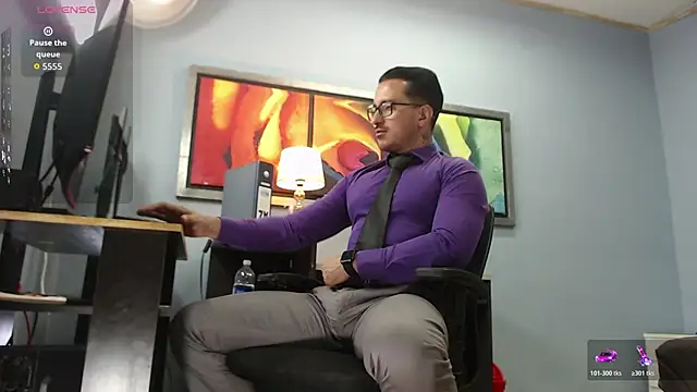 Snapshot of randyluke chatting on 03/26/26, 08:36 randyluke online show from 03/26/26, 08:36