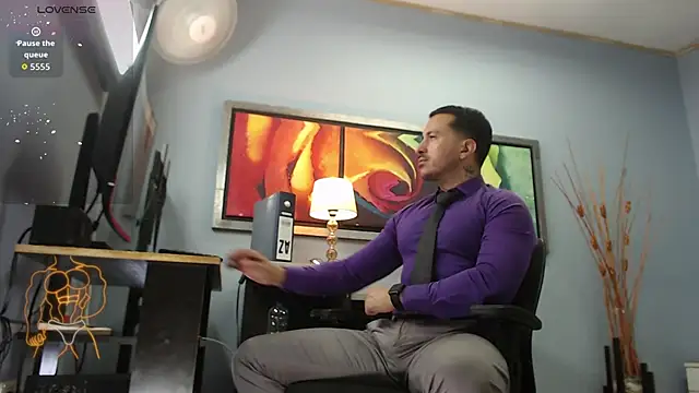 Snapshot of randyluke chatting on 04/13/26, 08:03 randyluke online show from 04/13/26, 08:03