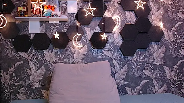 Snapshot of ChiooMia chatting on 03/16/26, 08:07 ChiooMia online show from 03/16/26, 08:07