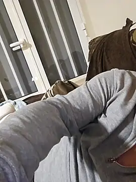 Snapshot of Alex3009 chatting on 11/09/25, 09:02 Alex3009 online show from 11/09/25, 09:02