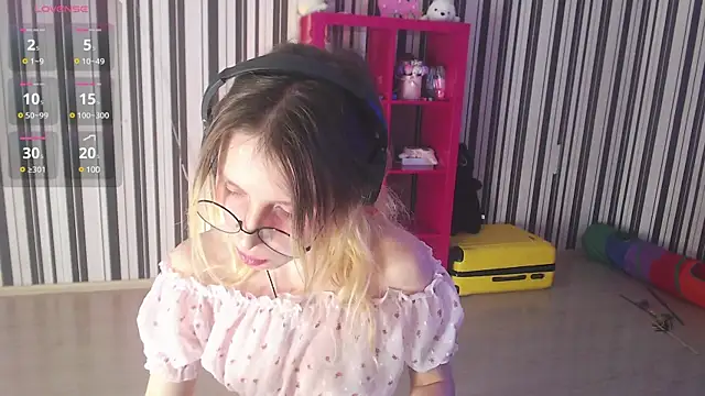  Hanna Moon  online show from 12/18/24, 07:26