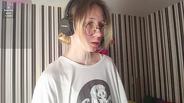  Hanna Moon  online show from 01/05/25, 09:05