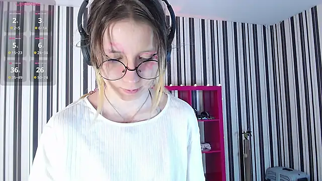  Hanna Moon  online show from 02/08/25, 07:15