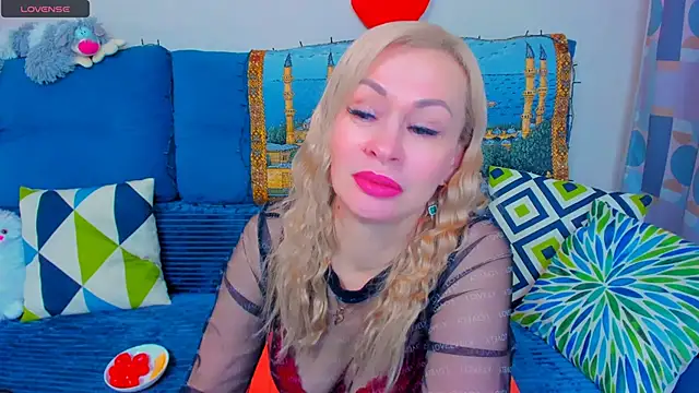 EllenMoore online show from 12/17/24, 05:51