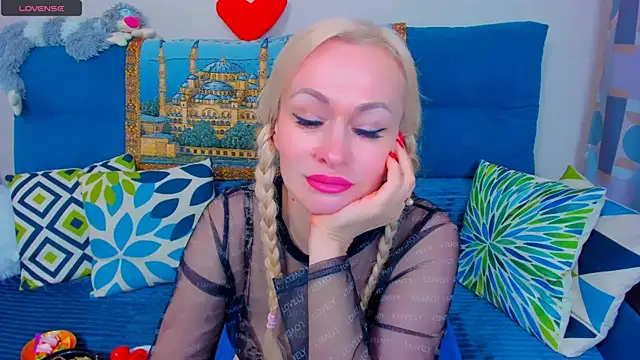 EllenMoore online show from 01/15/25, 05:40