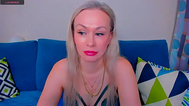 EllenMoore online show from 09/19/25, 03:08