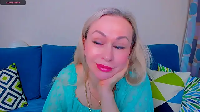 EllenMoore online show from 09/20/25, 03:07