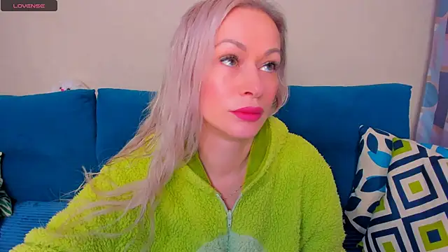 EllenMoore online show from 10/25/25, 03:03