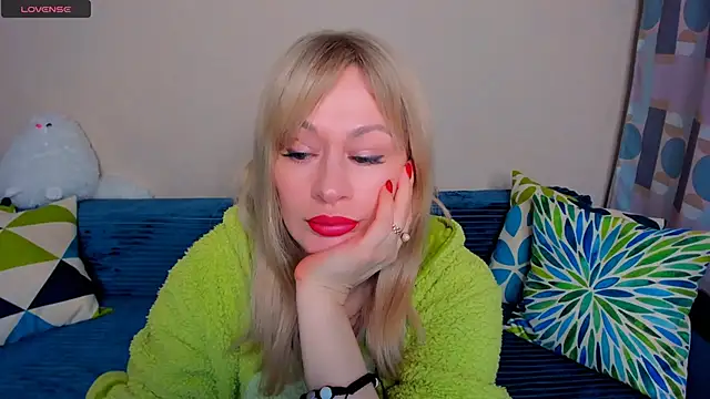 EllenMoore online show from 04/11/26, 03:11