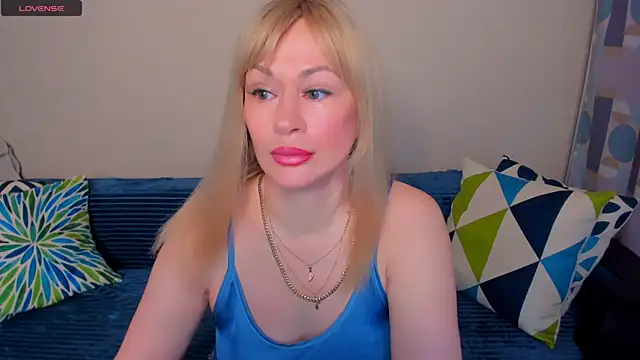 EllenMoore online show from 05/24/26, 03:11