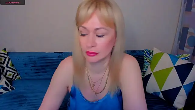 EllenMoore online show from 06/30/26, 03:07