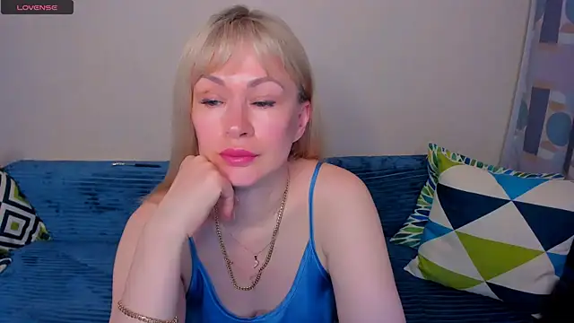 EllenMoore online show from 07/04/26, 03:02