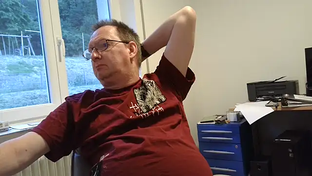 Snapshot of shymanhn chatting on 07/18/26, 07:06 shymanhn online show from 07/18/26, 07:06