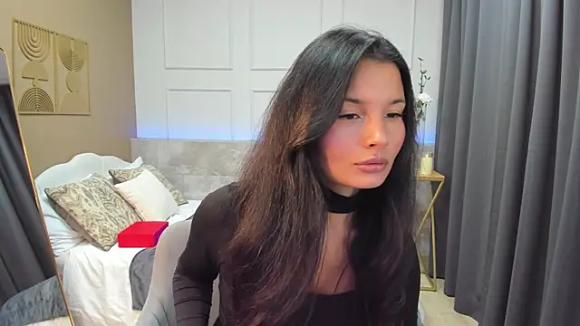 Snapshot of ErikaSoft chatting on 11/07/25, 05:29 ErikaSoft online show from 11/07/25, 05:29