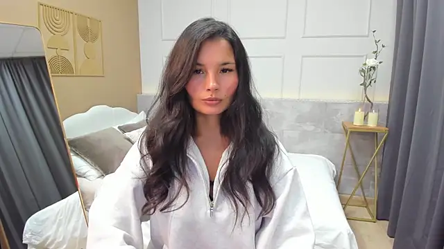 Snapshot of ErikaSoft chatting on 11/18/25, 05:23 ErikaSoft online show from 11/18/25, 05:23