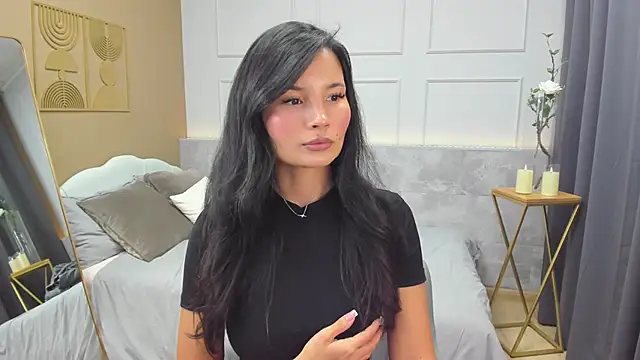 Snapshot of ErikaSoft chatting on 11/29/25, 05:43 ErikaSoft online show from 11/29/25, 05:43