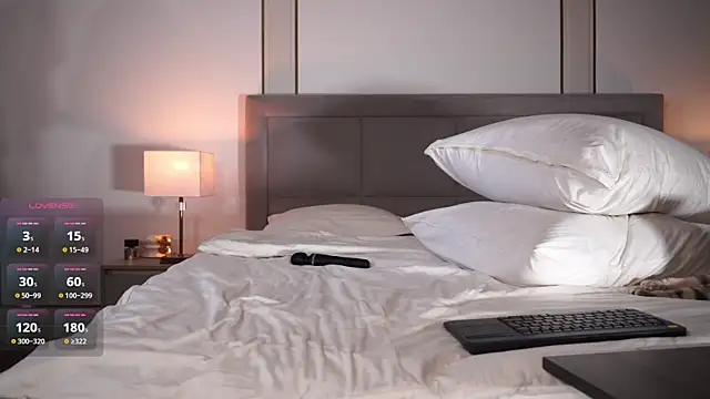 Snapshot of eseniyavl chatting on 09/15/25, 03:50 eseniyavl online show from 09/15/25, 03:50