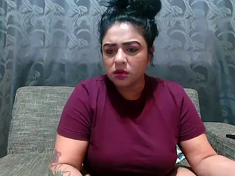 Snapshot of indianishkq7 chatting on 12/02/24, 01:02 indianishkq7 online show from 12/02/24, 01:02