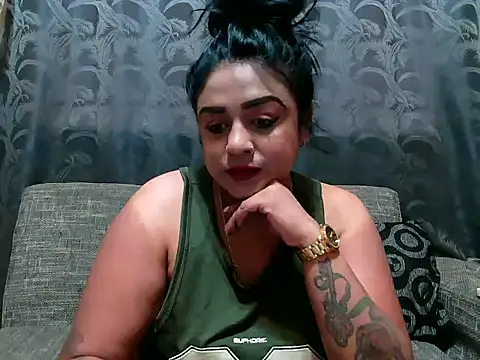 Snapshot of indianishkq7 chatting on 01/04/25, 03:28 indianishkq7 online show from 01/04/25, 03:28