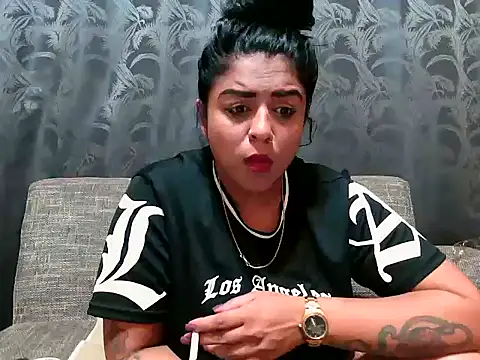 Snapshot of indianishkq7 chatting on 02/01/25, 03:28 indianishkq7 online show from 02/01/25, 03:28