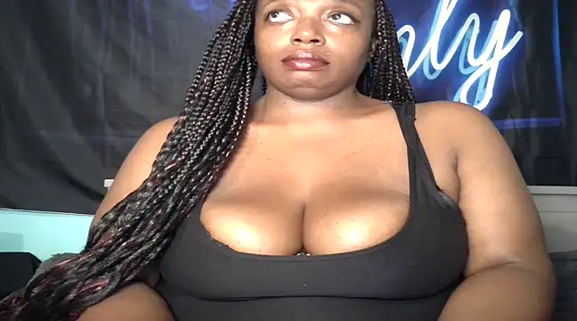 Snapshot of Cookie1019 chatting on 02/12/25, 02:43 Cookie1019 online show from 02/12/25, 02:43