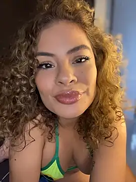 Snapshot of Rachell_More chatting on 06/19/26, 09:29 Rachell More online show from 06/19/26, 09:29