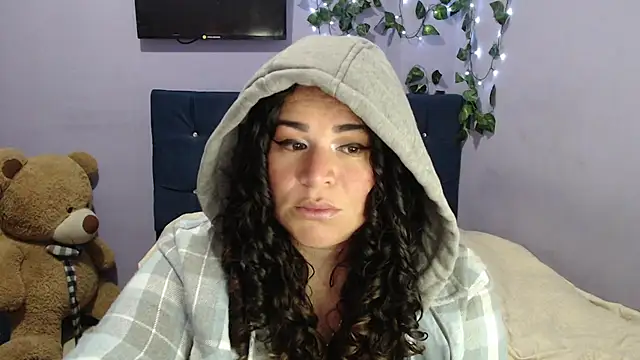 ANGELIQUE KLANE online show from 12/12/24, 11:47