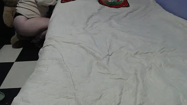 ANGELIQUE KLANE online show from 12/15/24, 08:04