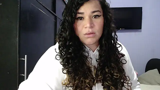 ANGELIQUE KLANE online show from 01/22/25, 04:23