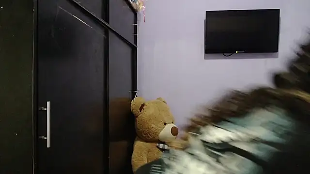 ANGELIQUE KLANE online show from 01/24/25, 04:37