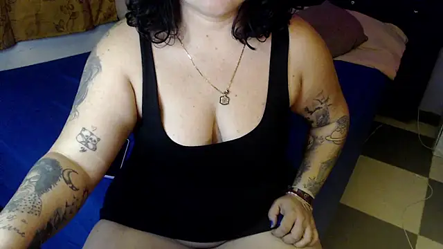 ANGELIQUE KLANE online show from 10/15/25, 02:06