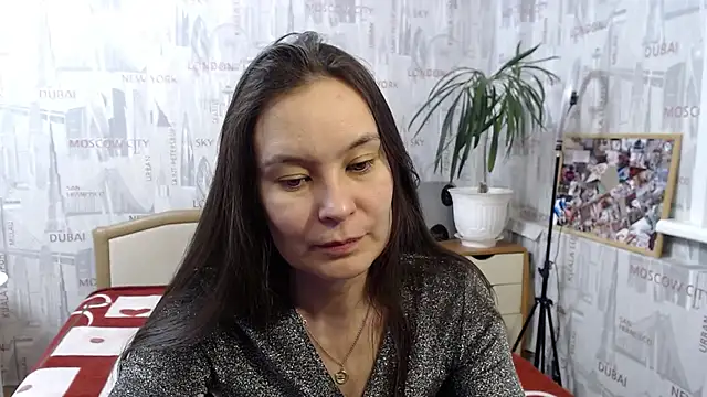 Snapshot of GinaQSoul chatting on 02/05/25, 02:05 GinaQSoul online show from 02/05/25, 02:05