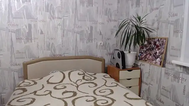 Snapshot of GinaQSoul chatting on 09/10/25, 04:29 GinaQSoul online show from 09/10/25, 04:29