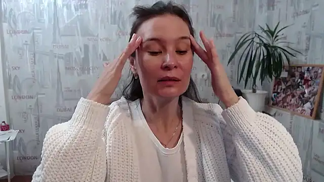 Snapshot of GinaQSoul chatting on 09/19/25, 03:52 GinaQSoul online show from 09/19/25, 03:52