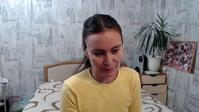 Snapshot of GinaQSoul chatting on 10/11/25, 09:52 GinaQSoul online show from 10/11/25, 09:52