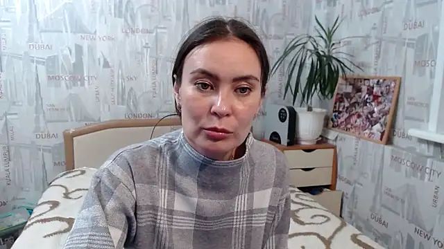 Snapshot of GinaQSoul chatting on 10/16/25, 03:35 GinaQSoul online show from 10/16/25, 03:35