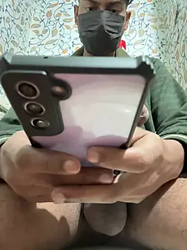 Snapshot of desi_dick12 chatting on 12/21/24, 10:40 desi dick12 online show from 12/21/24, 10:40