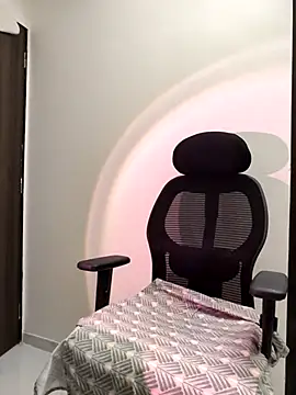 Snapshot of MumbaiMaskGirl chatting on 09/29/25, 11:26 MumbaiMaskGirl online show from 09/29/25, 11:26