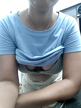 Snapshot of MumbaiMaskGirl chatting on 10/12/25, 03:22 MumbaiMaskGirl online show from 10/12/25, 03:22