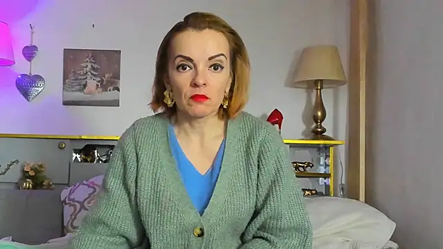 Snapshot of KateConner chatting on 02/25/25, 06:31 KateConner online show from 02/25/25, 06:31