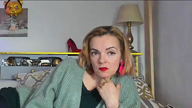 Snapshot of KateConner chatting on 03/19/25, 10:53 KateConner online show from 03/19/25, 10:53