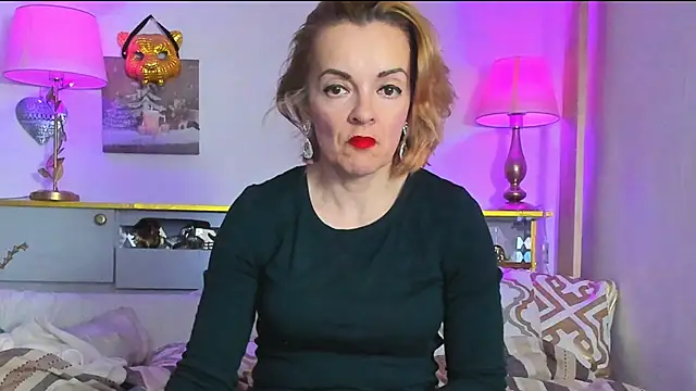 Snapshot of KateConner chatting on 03/22/25, 05:52 KateConner online show from 03/22/25, 05:52